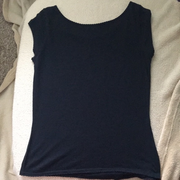 Black cap sleeve tee with sequins - Picture 4 of 4